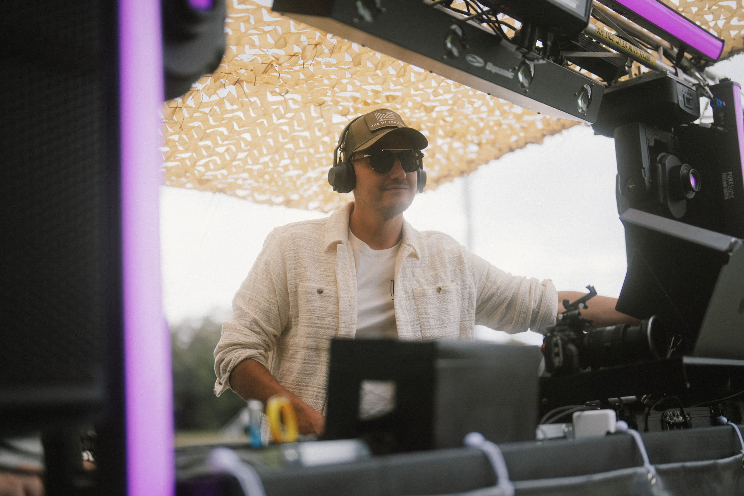 The DJ Trailer bei Tageslicht in Worms